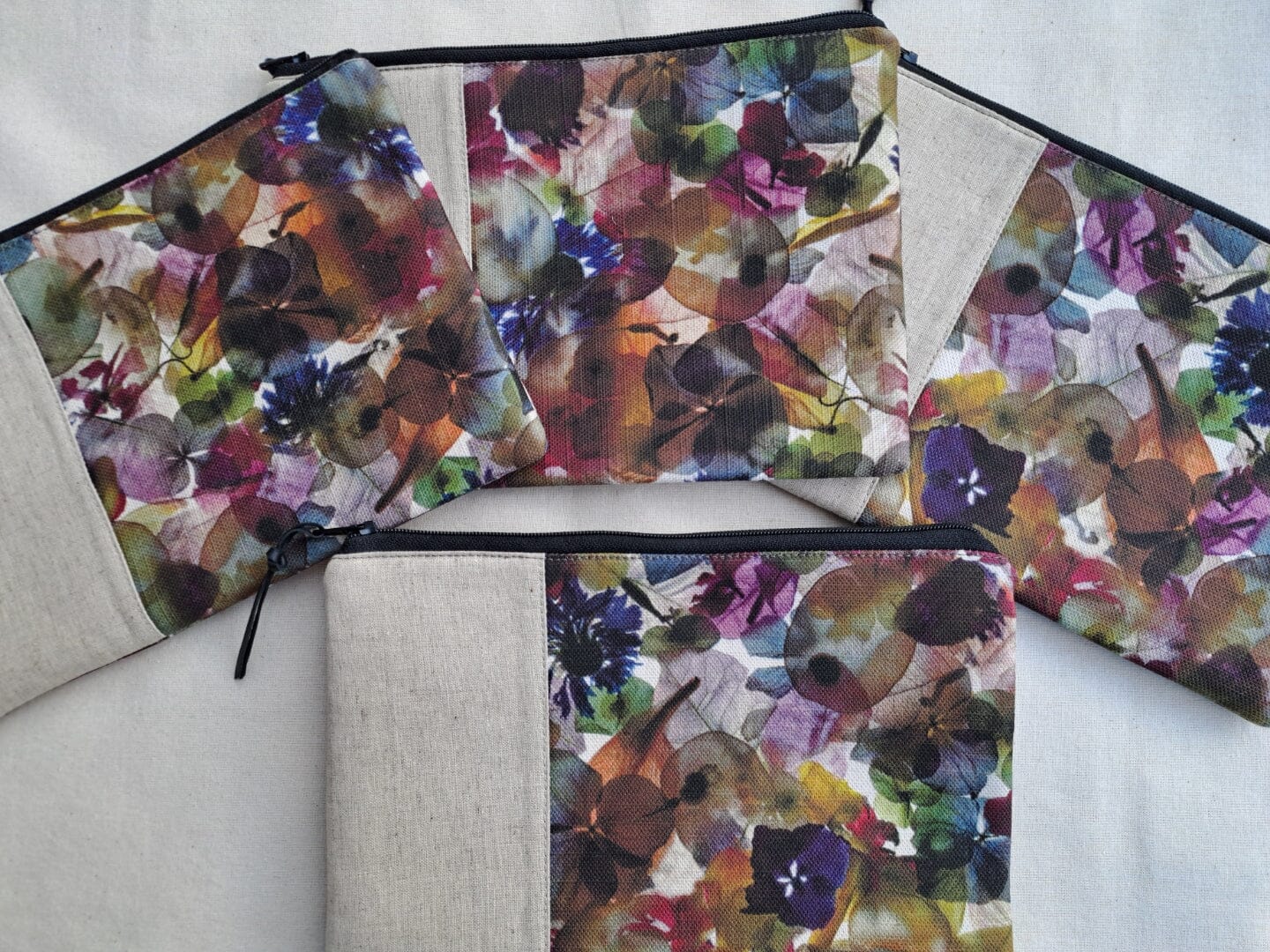Tasmanian Linen Fabric Pouches - Nikki Bourke & Joanna Green calico bag String of Hearts 