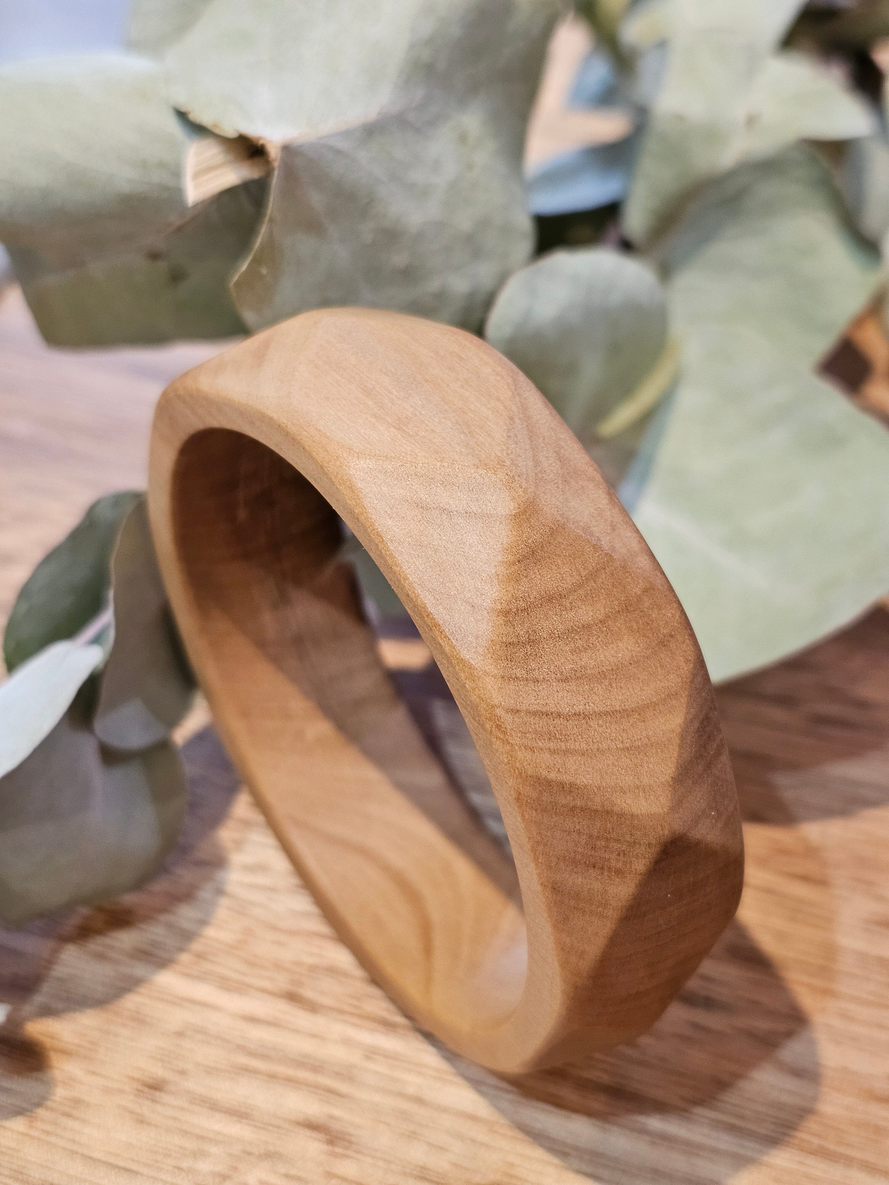 Tasmanian Timber Jewellery - Kate O'Farrell Design Bangle Kate O' Farrell Bangle Angle (Sassafras) 