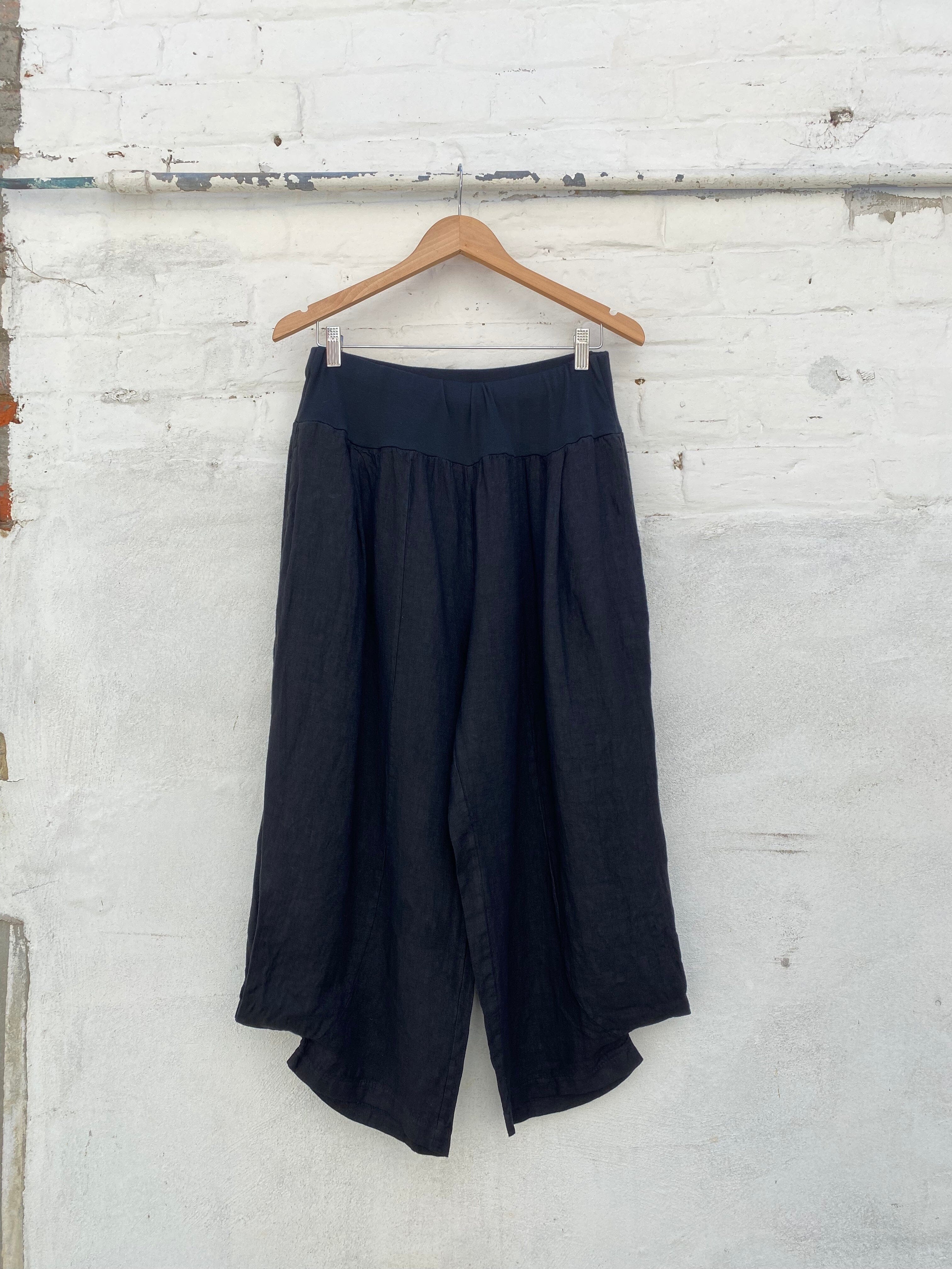 Montaigne Linen Saint-Tropez Pants Pants Etika Black One Size 