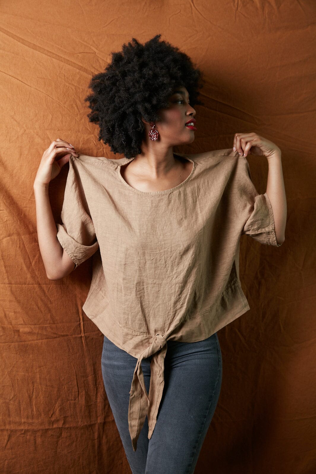 Montaigne Linen Boxy Tie Top Top Etika 