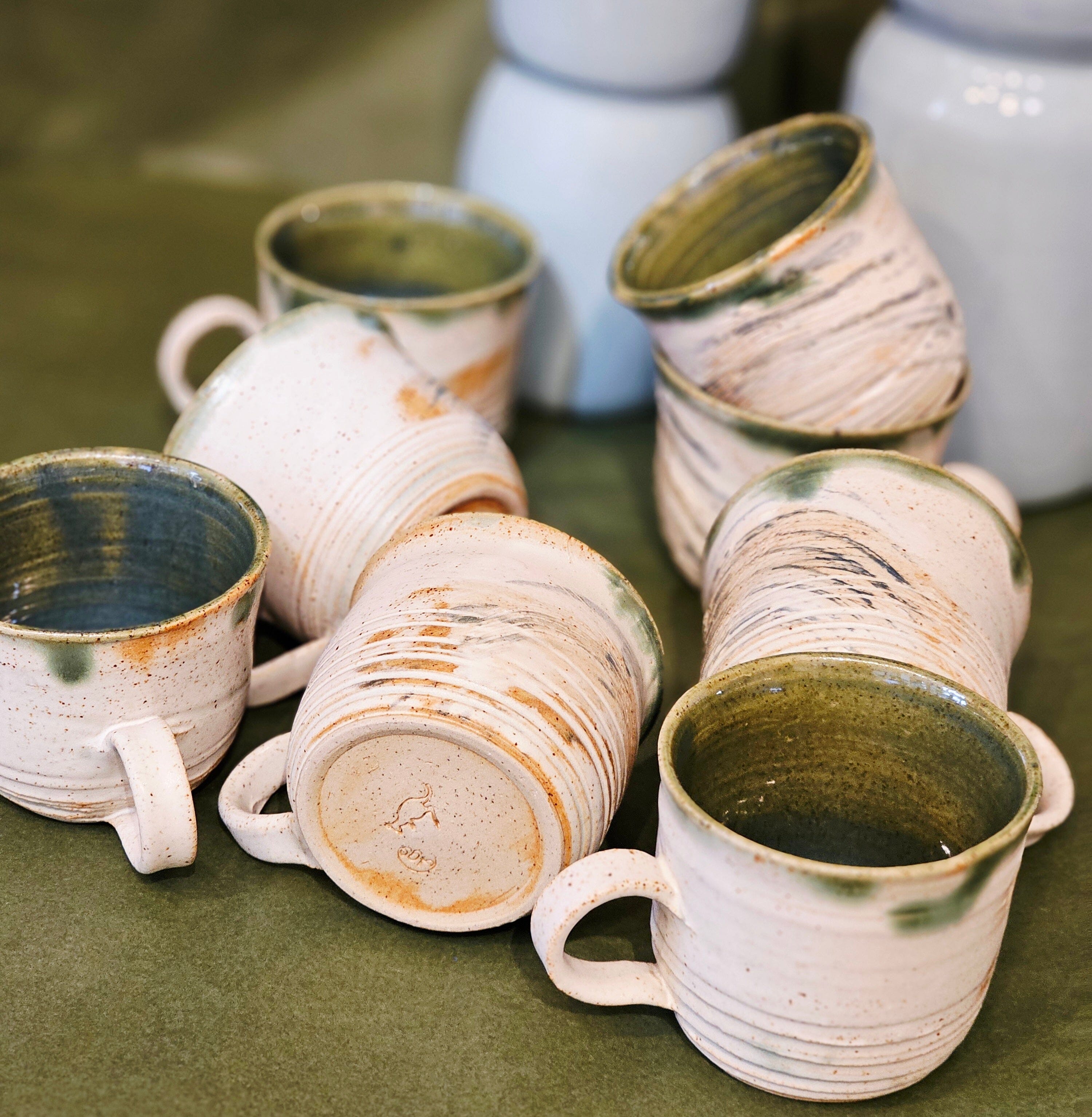 Arny Gyda Pottery - Tasmania ceramics Arny Gyda 