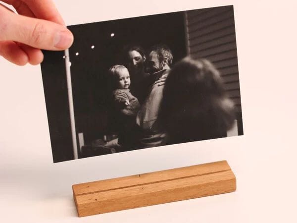 Pressi Frame-Corner Block frame Corner Block Studio Raw Pine Tabletop Photo Holder 