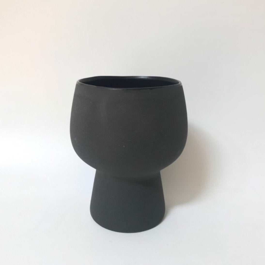 Kerri Pot - Sand Finish Ceramic & Pottery Glazes Waratah Black 